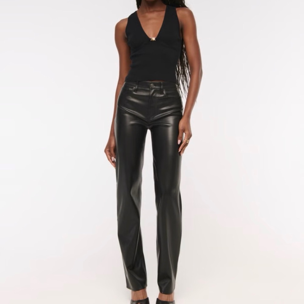 Abercrombie High Rise 90s Relaxed Vegan Leather Pant NEW WITH TAGS